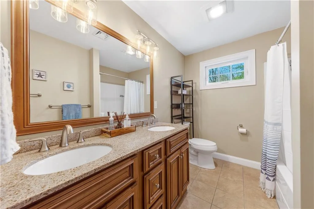 206 Burnside Avenue Seekonk MA 02771