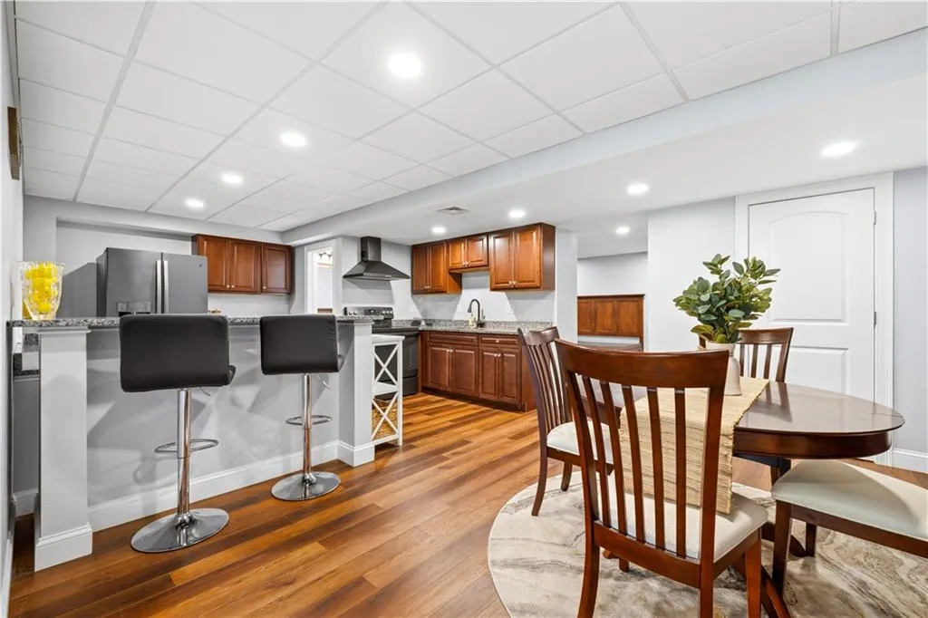 206 Burnside Avenue Seekonk MA 02771