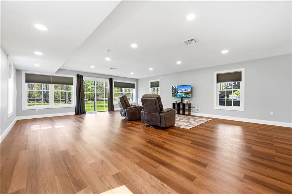 206 Burnside Avenue Seekonk MA 02771