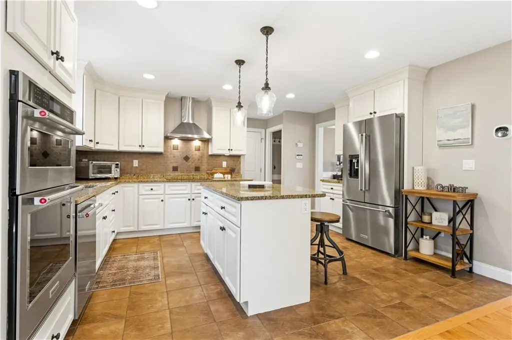 206 Burnside Avenue Seekonk MA 02771