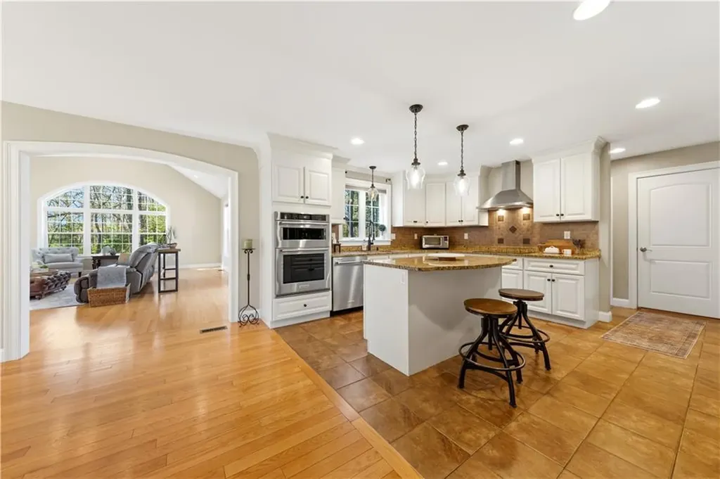 206 Burnside Avenue Seekonk MA 02771