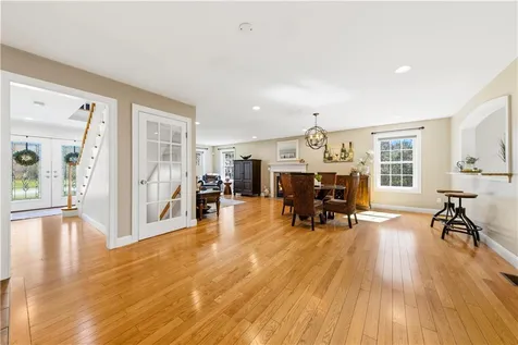206 Burnside Avenue Seekonk MA 02771