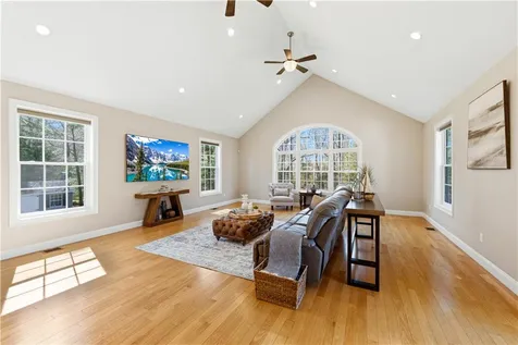 206 Burnside Avenue Seekonk MA 02771