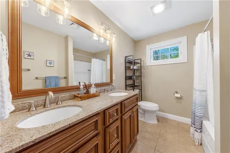 206 Burnside Avenue Seekonk MA 02771