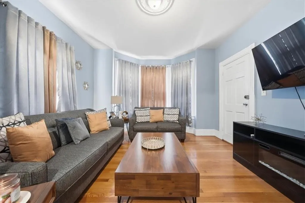 94 Lexington Avenue Providence RI 02907