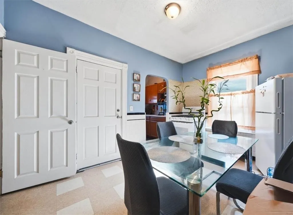 94 Lexington Avenue Providence RI 02907