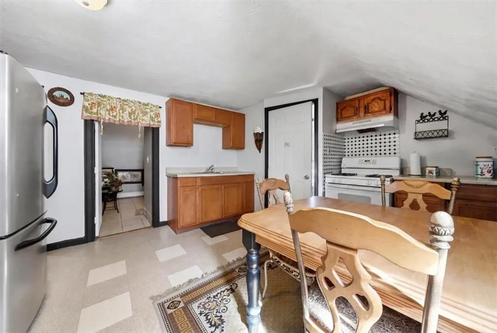 94 Lexington Avenue Providence RI 02907