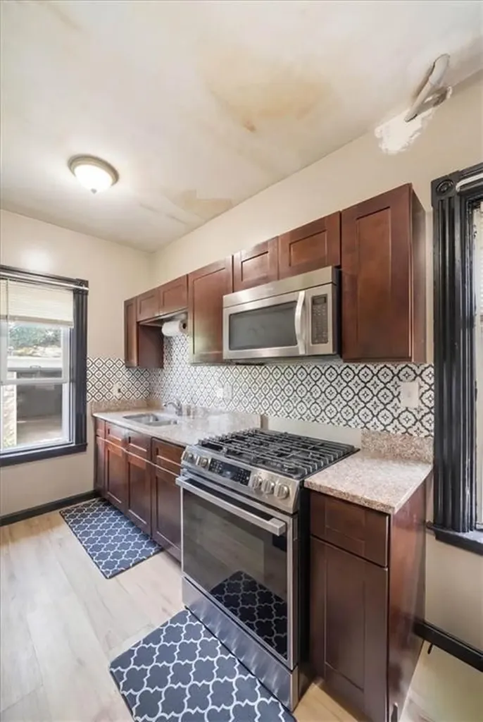 94 Lexington Avenue Providence RI 02907