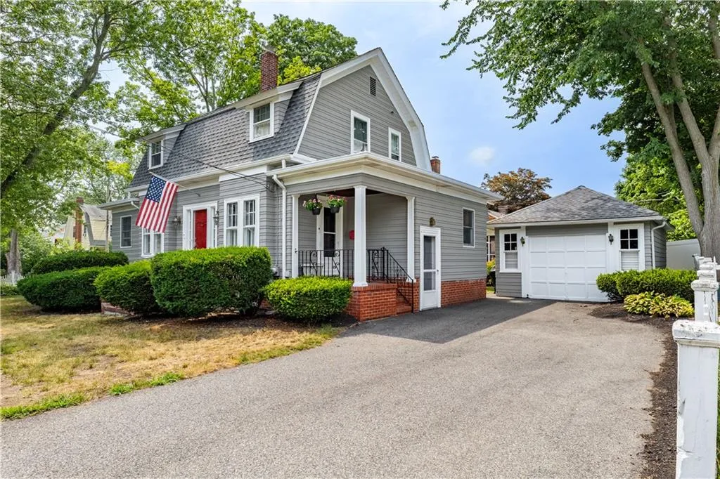 197 Wilson Avenue East Providence RI 02916