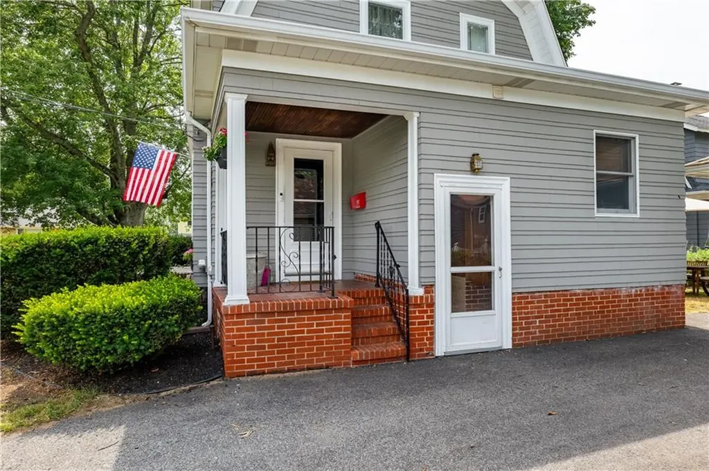 197 Wilson Avenue East Providence RI 02916