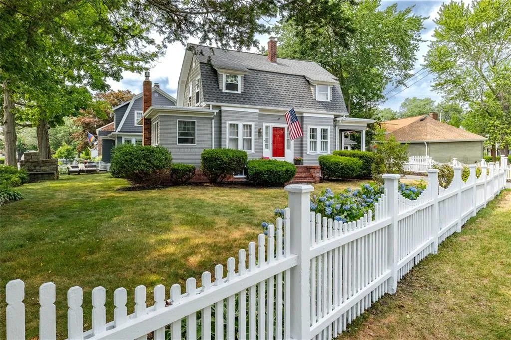 197 Wilson Avenue East Providence RI 02916