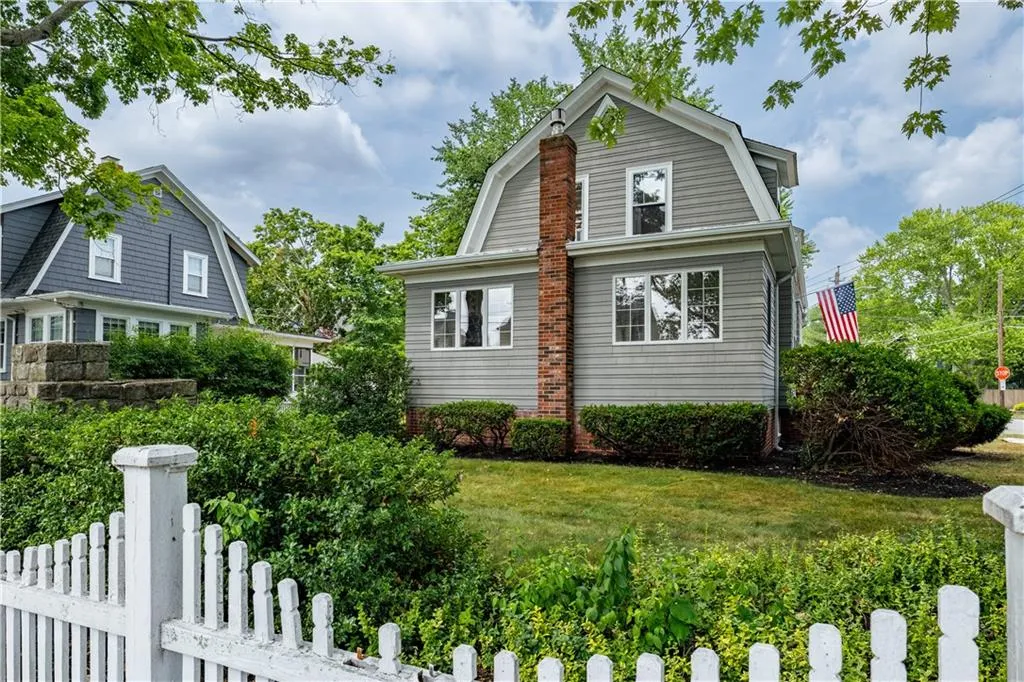197 Wilson Avenue East Providence RI 02916
