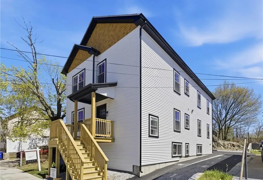 35 Mount Pleasant Avenue Providence RI 02908