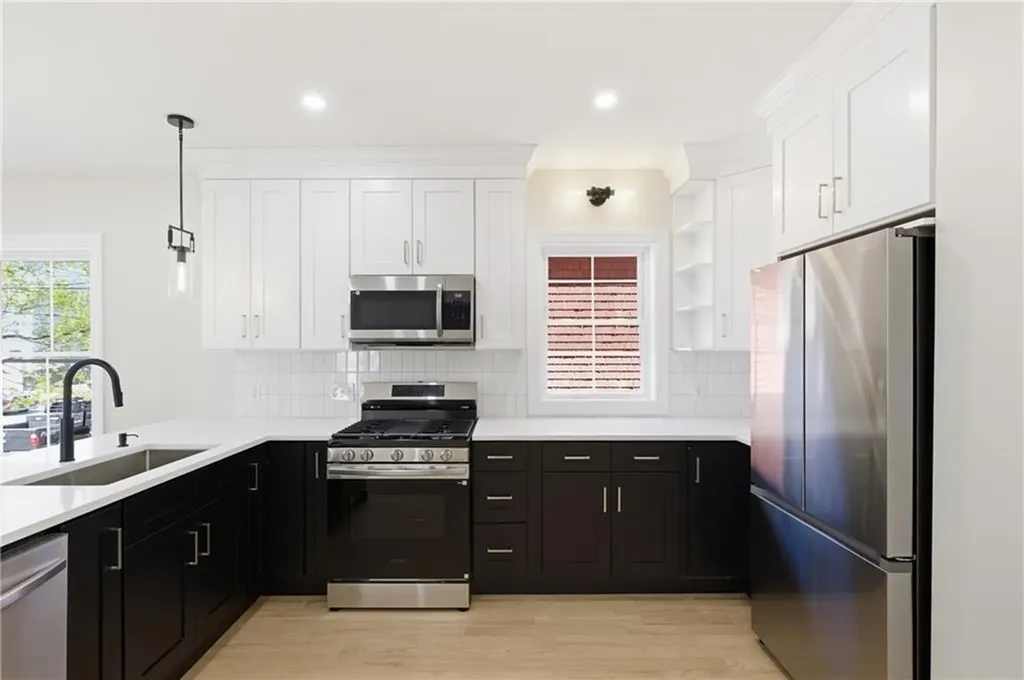 35 Mount Pleasant Avenue Providence RI 02908
