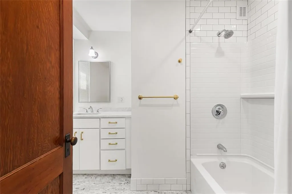 128 Sheldon Street Providence RI 02906