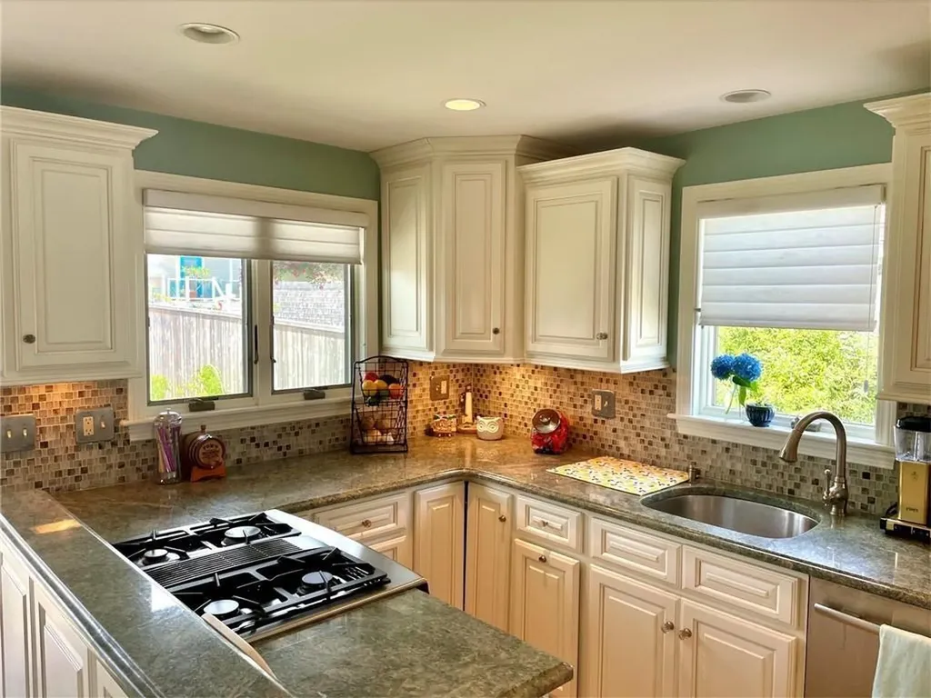 57 Green Street Portsmouth RI 02871