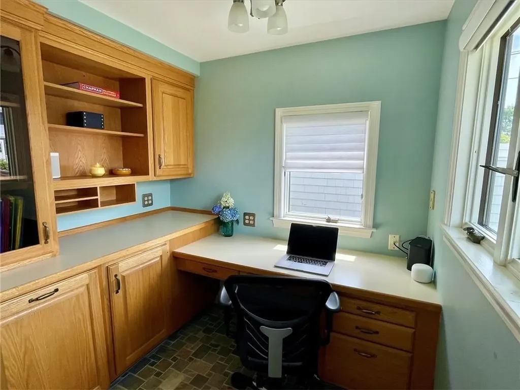 57 Green Street Portsmouth RI 02871
