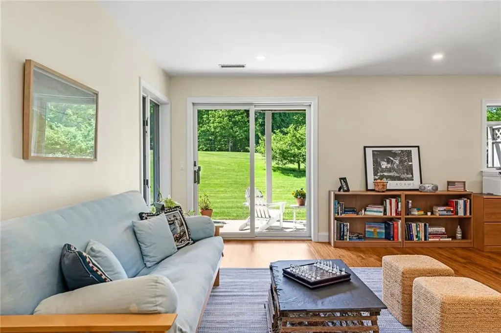 454 Paddock Lane Bristol RI 02809