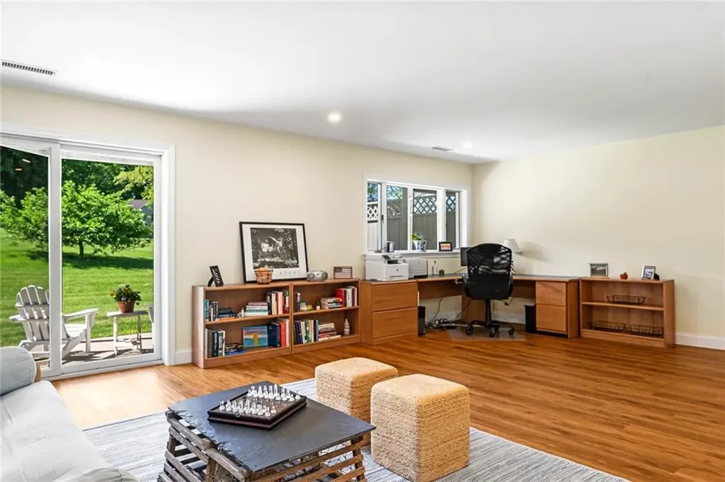 454 Paddock Lane Bristol RI 02809