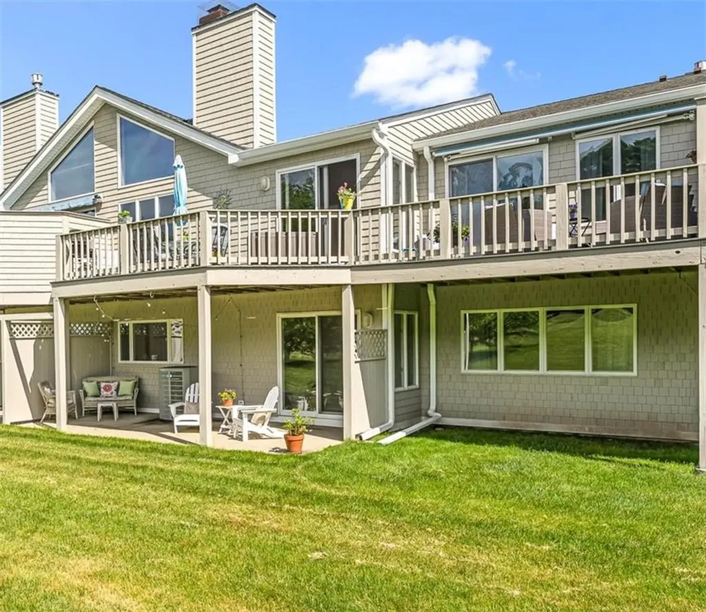 454 Paddock Lane Bristol RI 02809