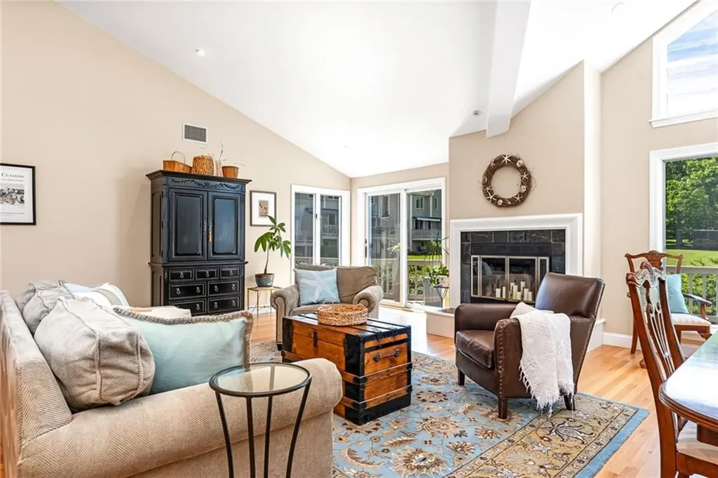454 Paddock Lane Bristol RI 02809