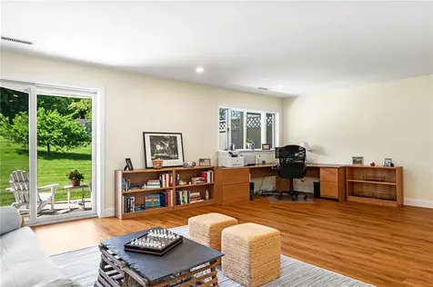 454 Paddock Lane Bristol RI 02809