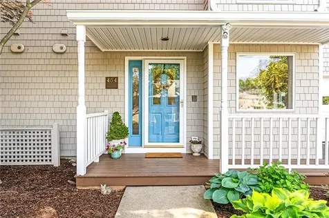 454 Paddock Lane Bristol RI 02809
