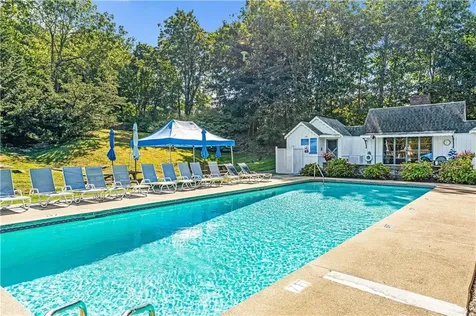 454 Paddock Lane Bristol RI 02809
