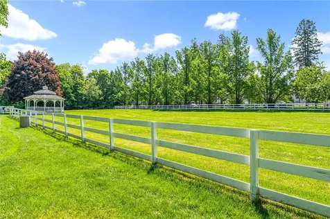 454 Paddock Lane Bristol RI 02809