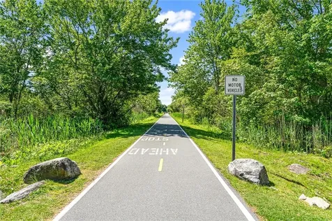454 Paddock Lane Bristol RI 02809