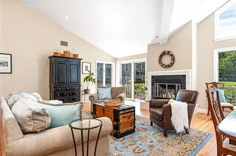 454 Paddock Lane Bristol RI 02809