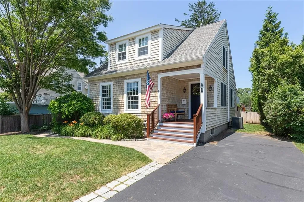 85 Highland Avenue Barrington RI 02806