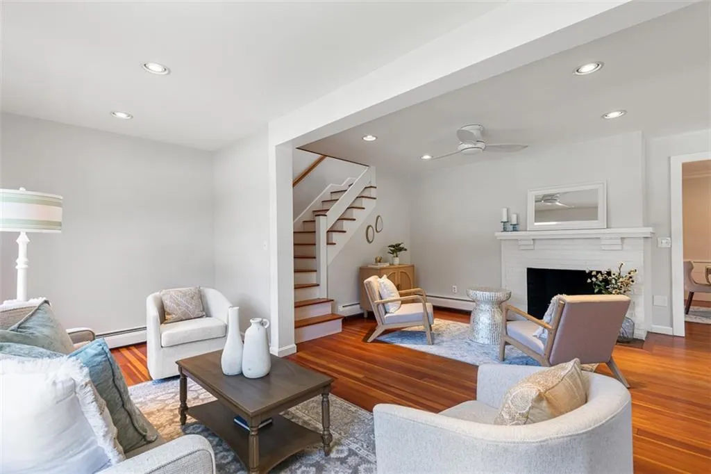 85 Highland Avenue Barrington RI 02806