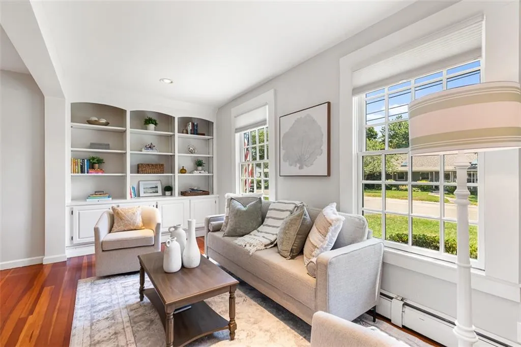 85 Highland Avenue Barrington RI 02806