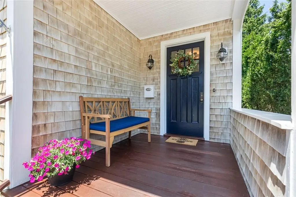 85 Highland Avenue Barrington RI 02806