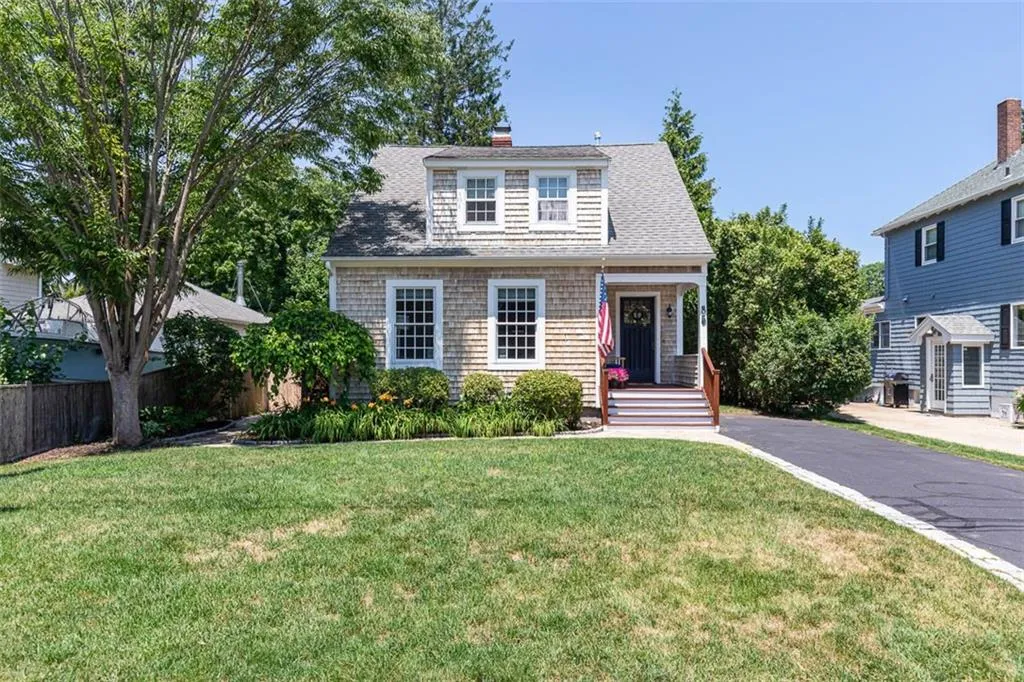 85 Highland Avenue Barrington RI 02806