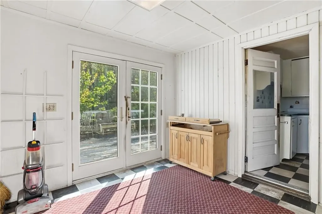 1162 Douglas Pike Smithfield RI 02917