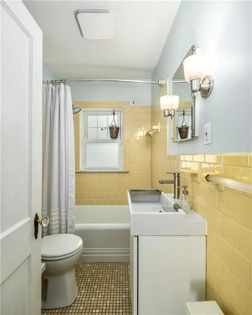 31 Errol Street Warwick RI 02888