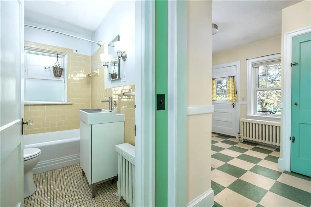 31 Errol Street Warwick RI 02888