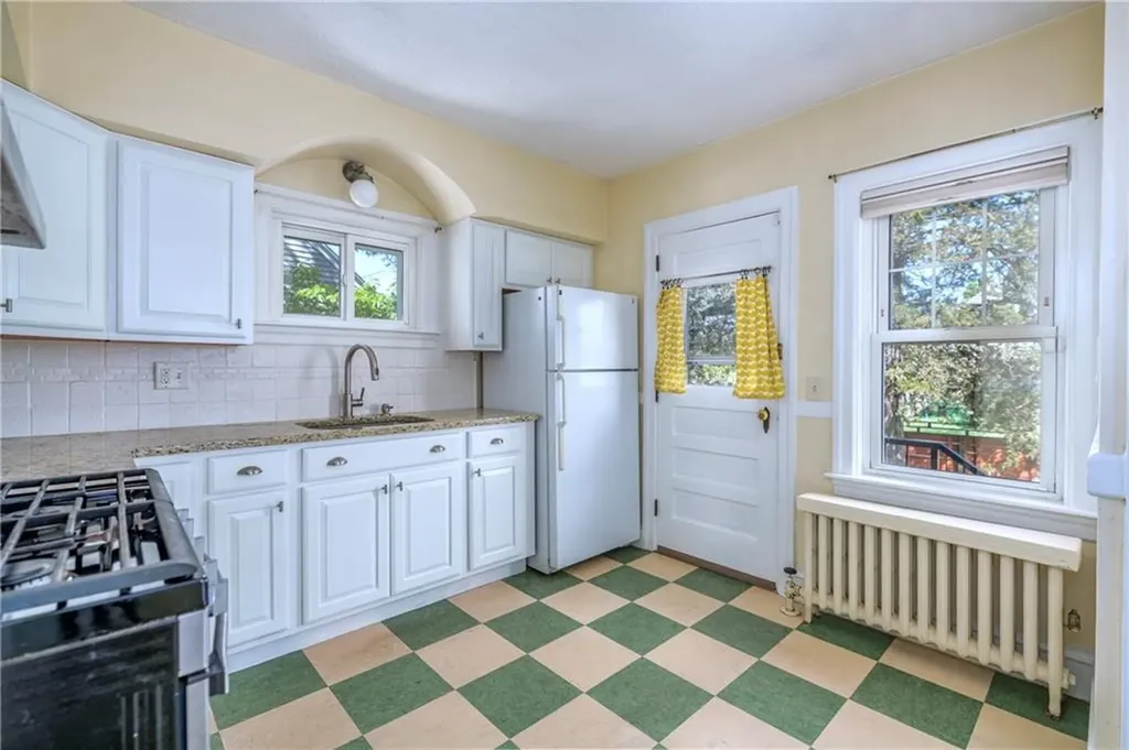 31 Errol Street Warwick RI 02888