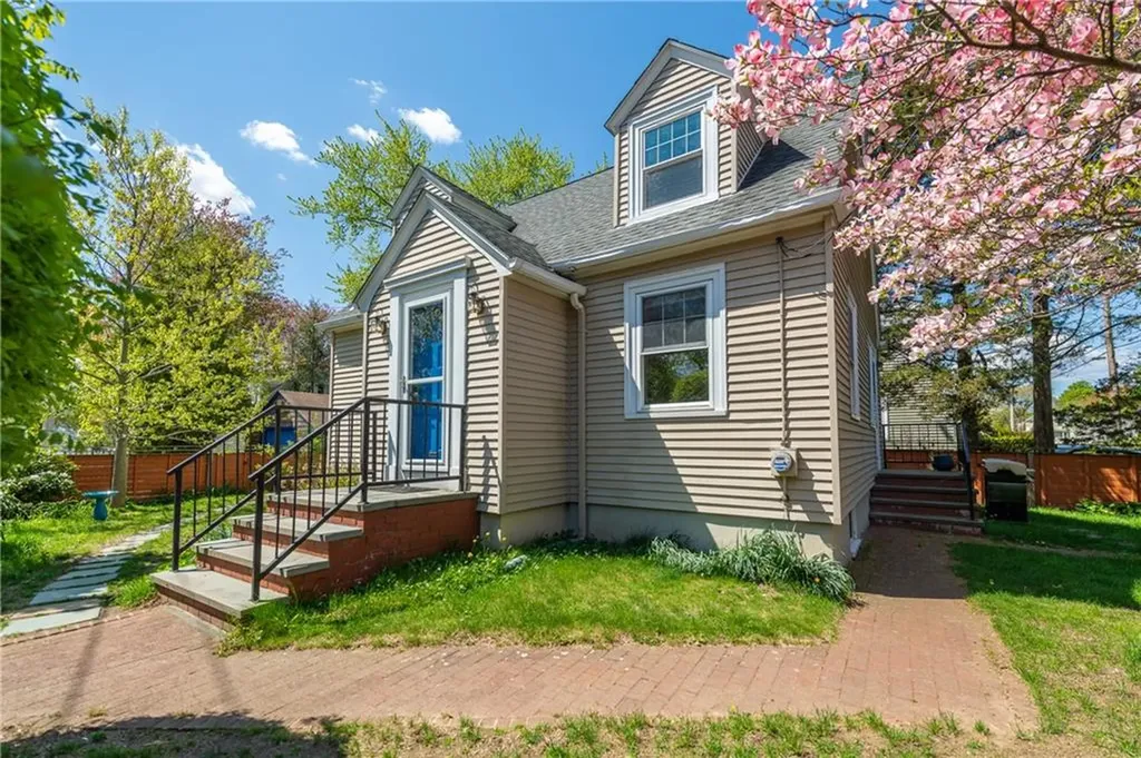 31 Errol Street Warwick RI 02888
