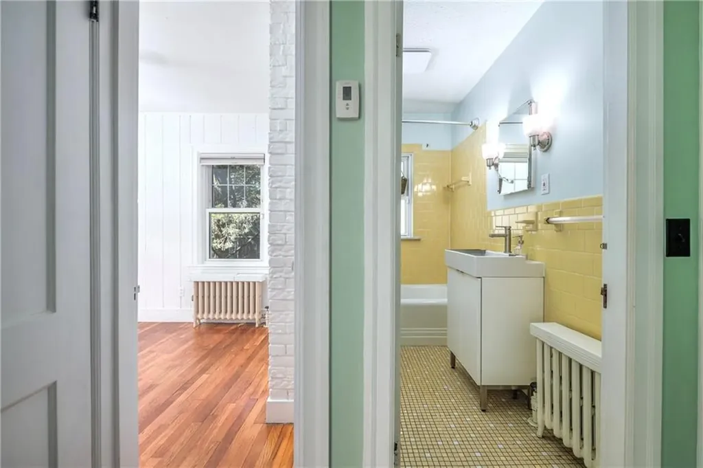 31 Errol Street Warwick RI 02888