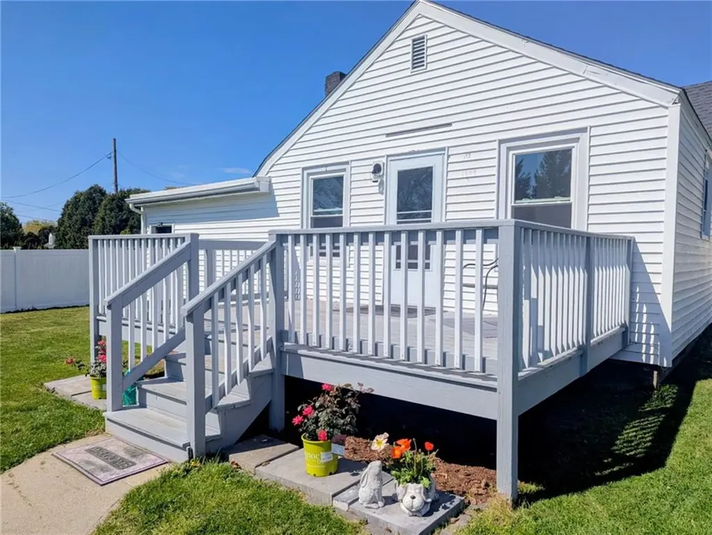 1609 West Main Road Middletown RI 02842