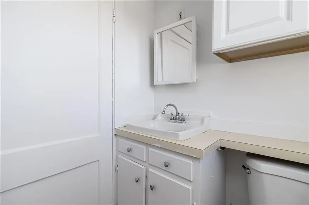 1609 West Main Road Middletown RI 02842