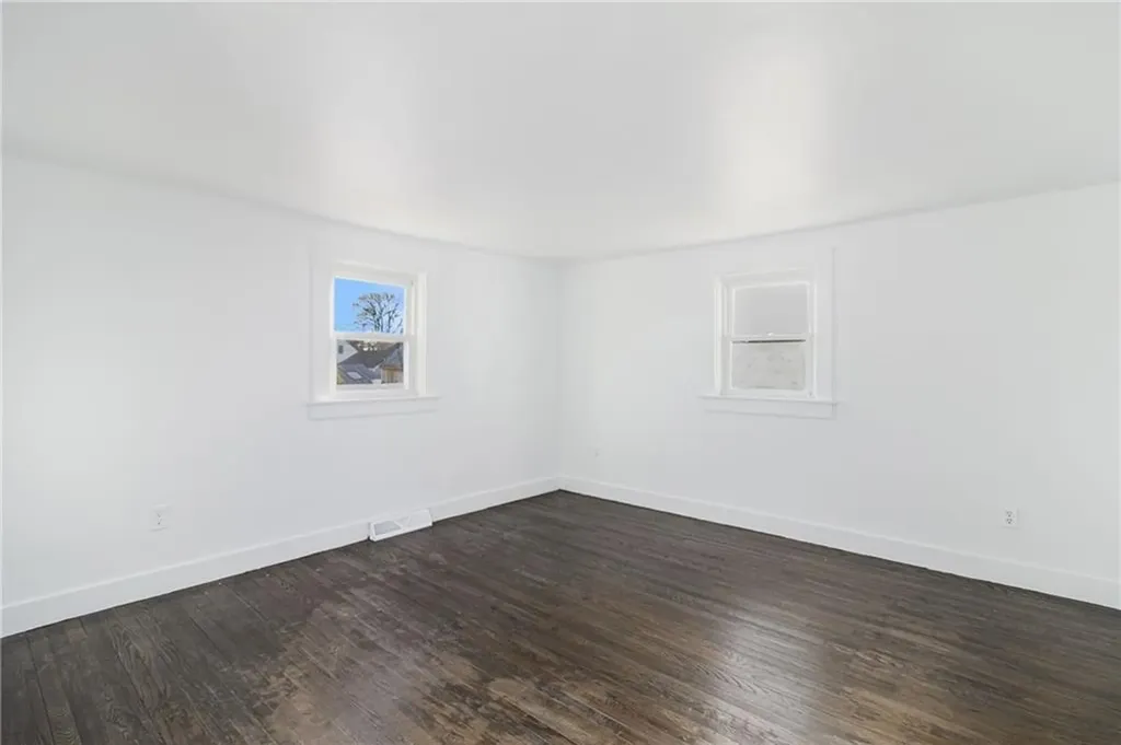 1609 West Main Road Middletown RI 02842