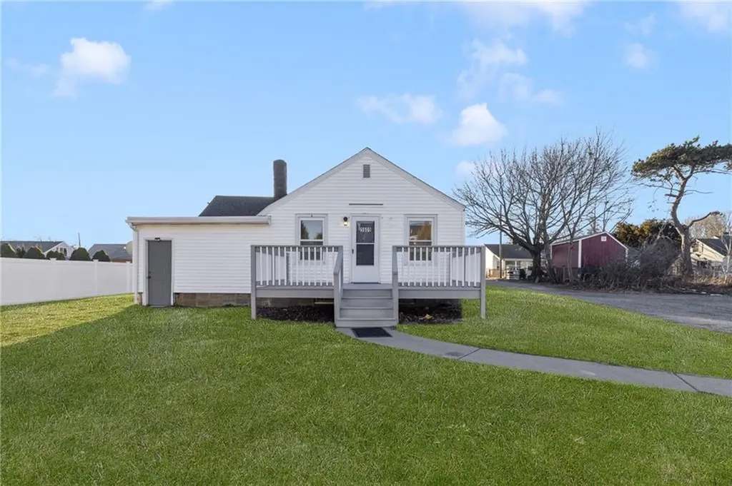 1609 West Main Road Middletown RI 02842