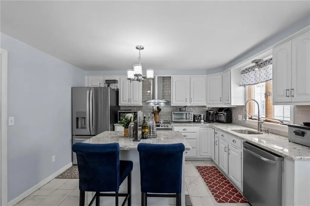 74 Youngs Avenue West Warwick RI 02893