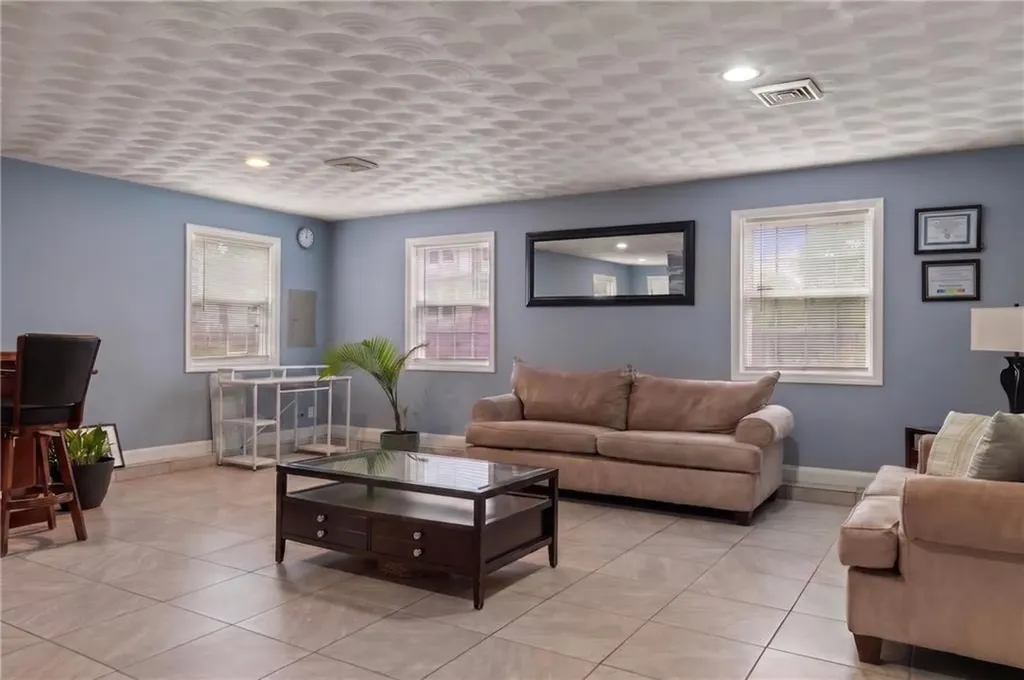 234 3rd Avenue Cranston RI 02910