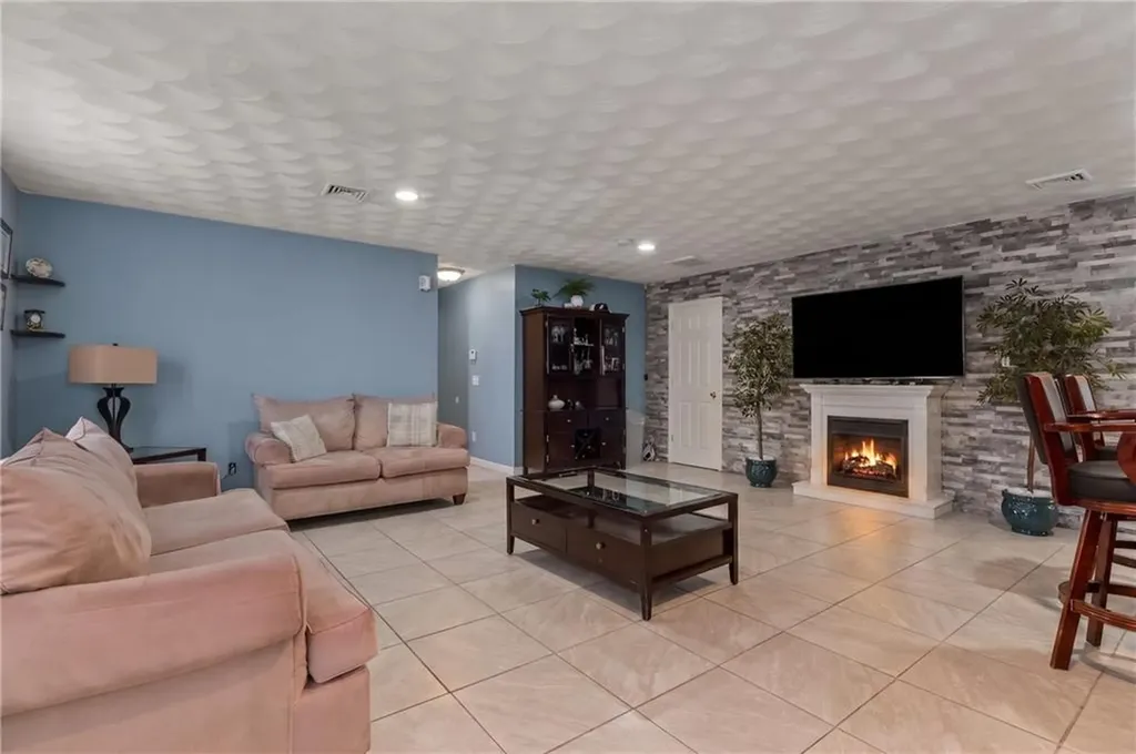 234 3rd Avenue Cranston RI 02910