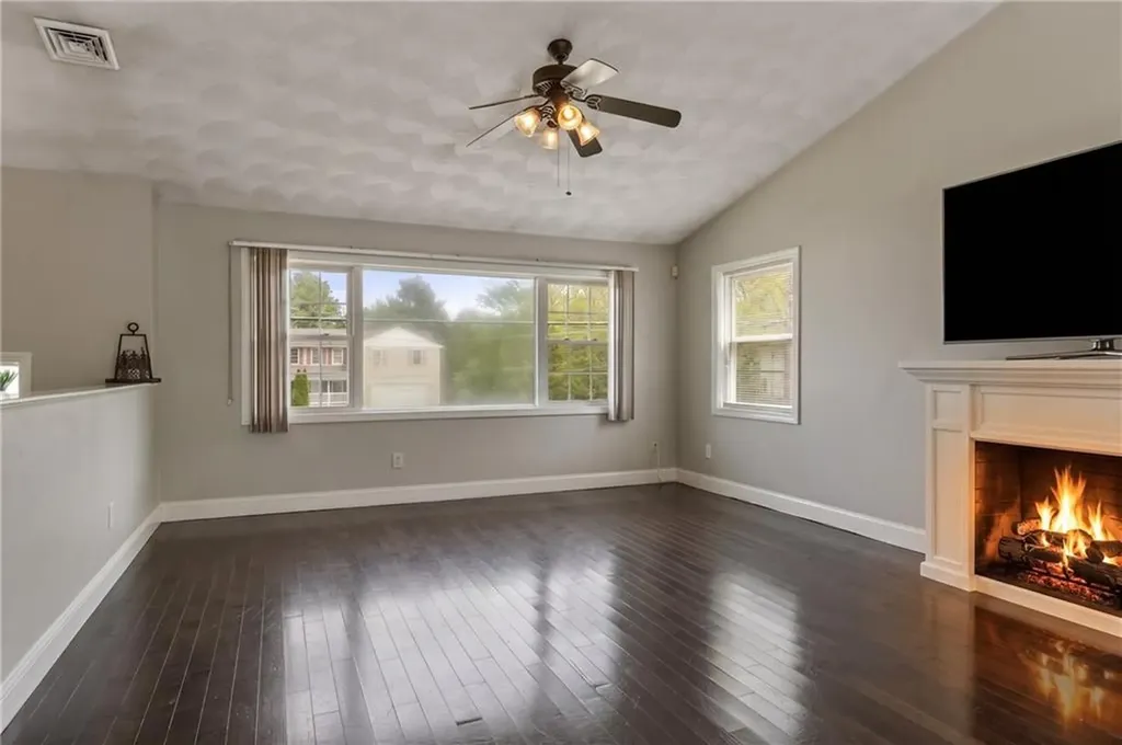 234 3rd Avenue Cranston RI 02910